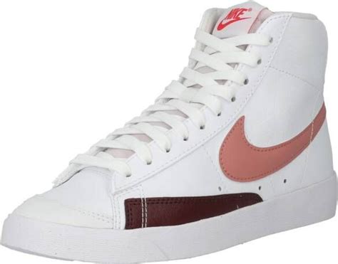 bijzondere nike schoenen hoog model|Retro sneakers en hardloopschoenen voor dames. Vintage .